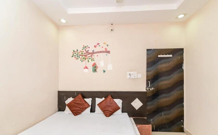 Hotel Rameshwaram Ujjain Extérieur photo