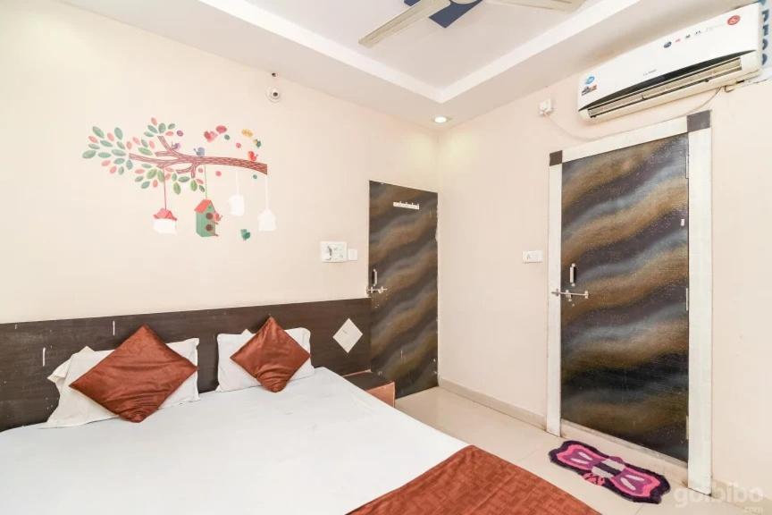 Hotel Rameshwaram Ujjain Extérieur photo